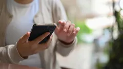 Jak zwolnić miejsce w telefonie bez usuwania zdjęć i filmów: porady dla użytkowników systemów Android i iPhone.